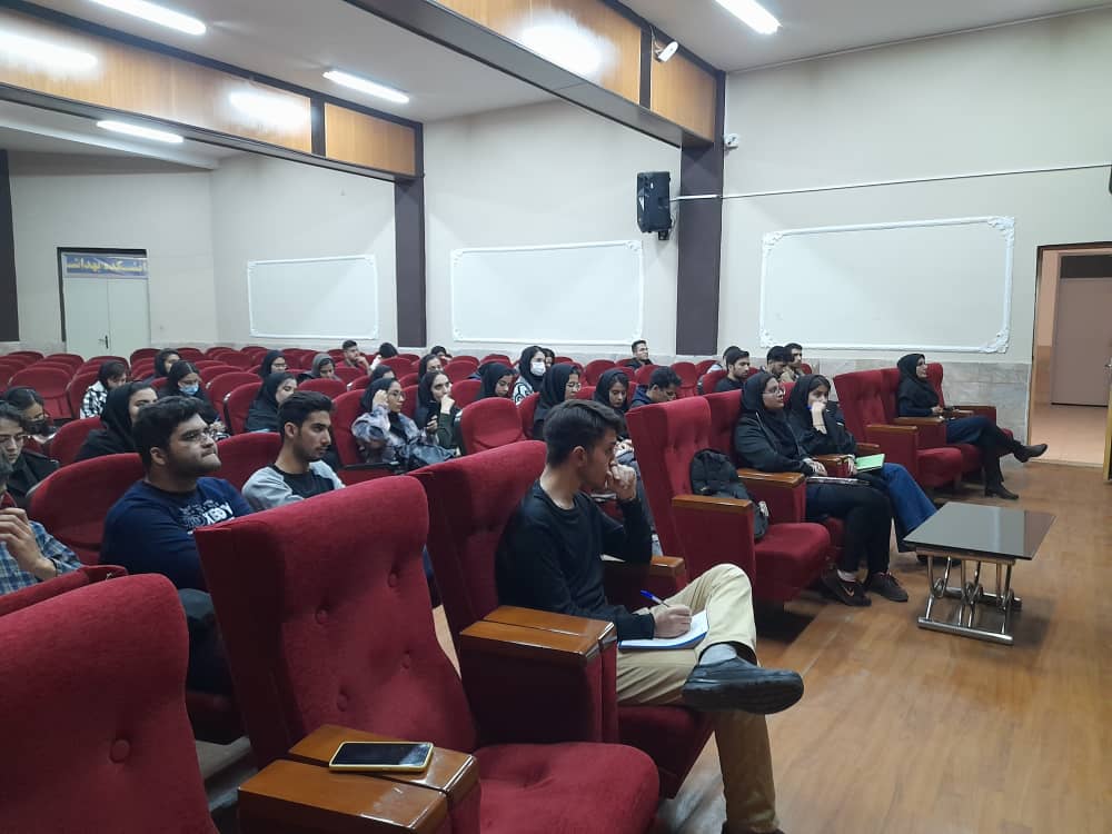 Holding the first meeting of the proposal writing workshop1